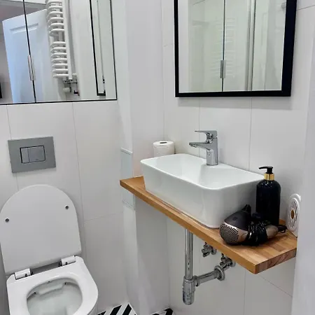 Comfort 2-room - By Hik Apartamento Varsóvia